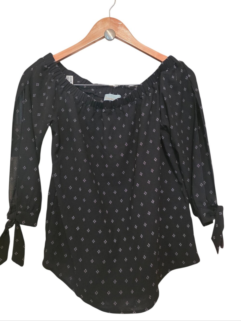 Veronica M. Black With White Diamond Print Cold Shoulder Blouse EUC Size XS